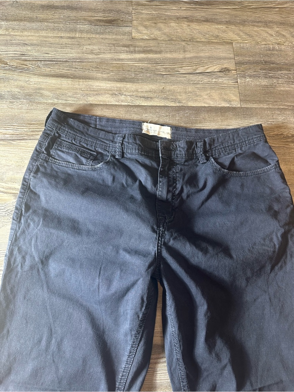 Navy Men’s pants- Versatile Everyday Style